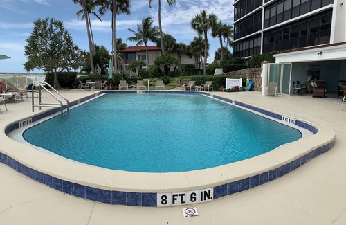 Moorings Condo | Gorgeous luxury 2 Bed Condo on the Gulf in Old Naples on the Gulf of Mexico