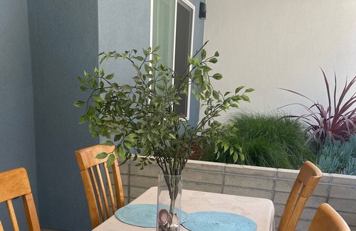 College Park Apartment | Gorgeous Luxury Apartment 5 minute drive to the Beach