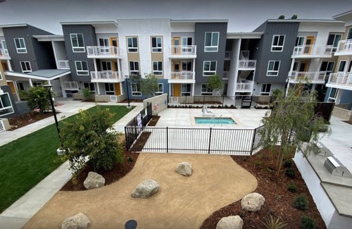 College Park Apartment | Gorgeous Luxury Apartment 5 minute drive to the Beach