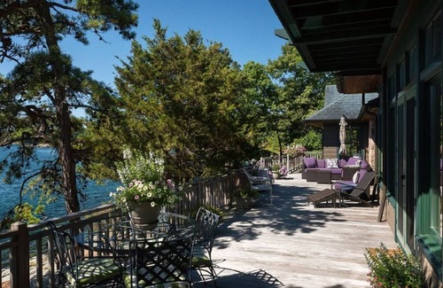 Grenell House | Gorgeous Luxury Custom Home with state of the art appliances, A/C, sleeps 12!
