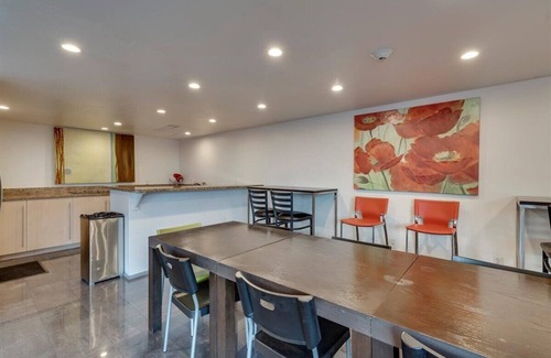 Roosevelt Condo | Gorgeous mid-century Downtown condo with amazing views and style