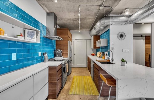 Roosevelt Condo | Gorgeous mid-century Downtown condo with amazing views and style