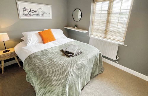 Maidstone House | Gorgeous modern 4-bed w/garden