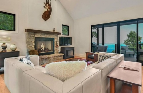 Mill Spring House | Gorgeous Modern Mountain Home