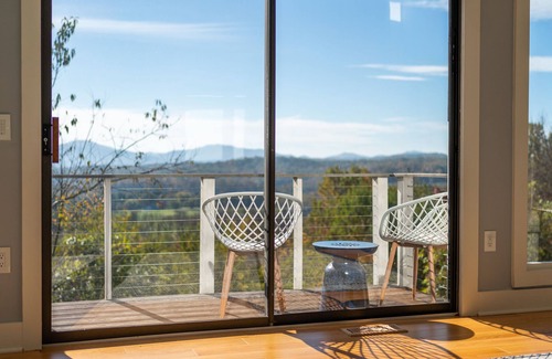 Greenwood House | Gorgeous Modern Mountain Home + Blue Ridge Views