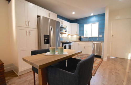Laguna Beach Apartment | Gorgeous Modern Remodel- Steps to the Beach and a Short Walk to Downtown Laguna!