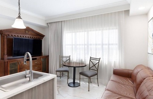 Florida Center Resort | Gorgeous, Modern-Sleek 2-bedroom suite resort, 9 minutes from Universal