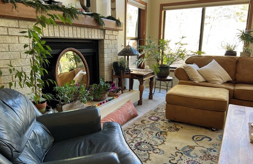 Shadow Mountain House | Gorgeous Mount Elden Retreat with private access to forest trails