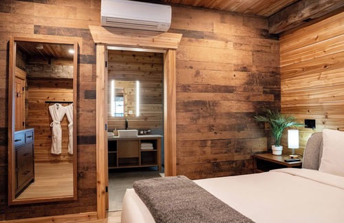 Revelstoke Cabin | Gorgeous Mountain Getaway Cabin