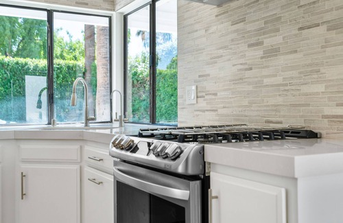 Araby House | Gorgeous Mountain View Home with Putting Green, Pool, Fire pit and an Orchard!