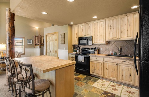 Pole Creek House | Gorgeous mountain-view townhome with private hot tub, fireplace & deck