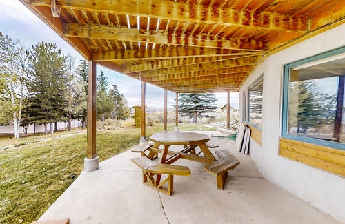 Sweetwater House | Gorgeous mountainside home w/lake-view, fireplace, washer/dryer, & dog-friendly