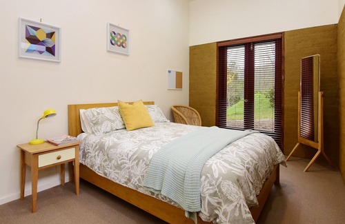 Kangaroo Valley House | Gorgeous Mudbrick Cottage with simply outstanding views