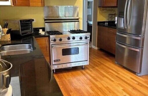 Oakland Condo | Gorgeous N. Kenwood/Hyde Parkn