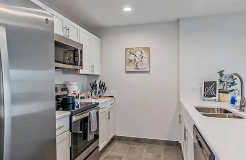 Indian Beach Sapphire Shores Apartment | GORGEOUS New Apt. SUPER CLEAN. Bicycles are available!