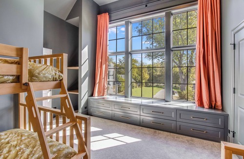 Twin Lakes House | Gorgeous, new construction, 7 bedroom house on Lake Elizabeth!