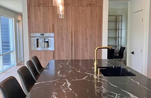 Silver Lake Villa | Gorgeous New "Cosmopolitan Arts House" in Prime Silverlake with Pool and Views!