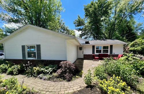 Huron House | Gorgeous New Home 3bdrm/3bath-walk to everything!