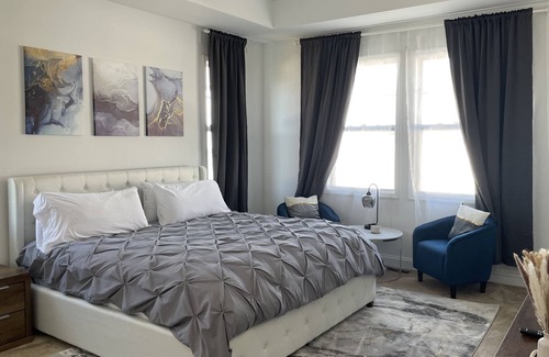 East Shoreham House | Gorgeous NEWLY-BUILT Home 15 mins from Water Park