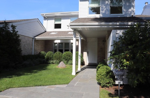 Village of Southampton House | Gorgeous newly renovated townhouse minutes from Southampton beaches and Village