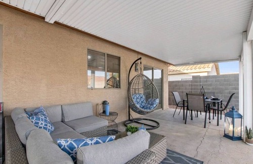East Mesa House | GORGEOUS OASIS! 3BR 2 BA Full House W/Heated Pool