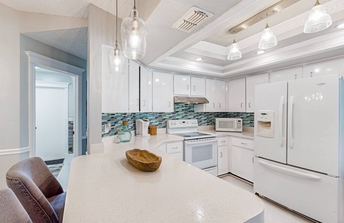 Spring Hill House | Gorgeous oasis with pool, patio, central AC, W/D, & close to the beach