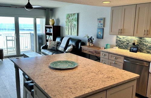 New Smyrna Beach Condo | Gorgeous Oceanfront 2-bedroom condo with AC in New Smyrna Beach