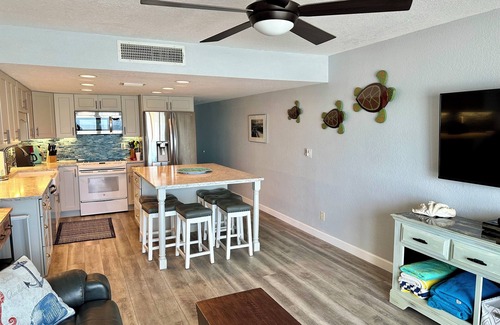 New Smyrna Beach Condo | Gorgeous Oceanfront 2-bedroom condo with AC in New Smyrna Beach