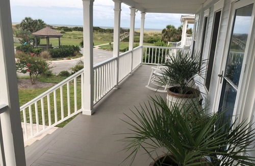 Tybee Island House | Gorgeous OCEAN Views and steps to private boardwalk!