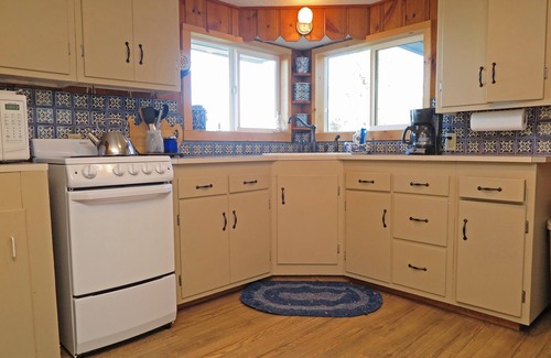 Neskowin Cottage | Gorgeous Ocean View! Private. Cozy Comfort.