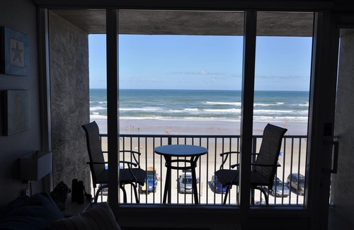 Daytona Beach Shores Condo | Gorgeous Oceanfront Studio Cozy Condo with Private Balcony.