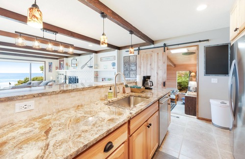 Seal Rock House | Gorgeous oceanfront retreat w/ marvelous ocean views & beach access