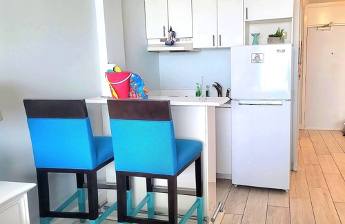 East Daytona Apartment | GORGEOUS OCEANVIEW with balcony and pool!