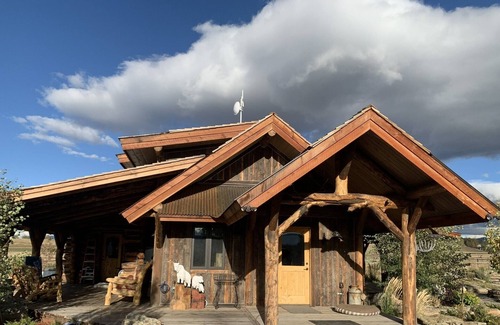 Bozeman Cabin | Gorgeous Outback Cabin w/Beautiful Ponds, Mountain Views just 11 Mi to Bozeman