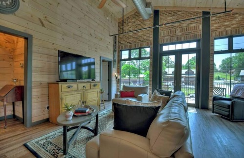 Blue Ridge Apartment | Gorgeous Penthouse On Main in Downtown BR
