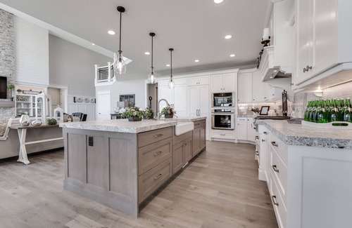 Riverton House | Gorgeous, pet friendly home with large kitchen and huge yard