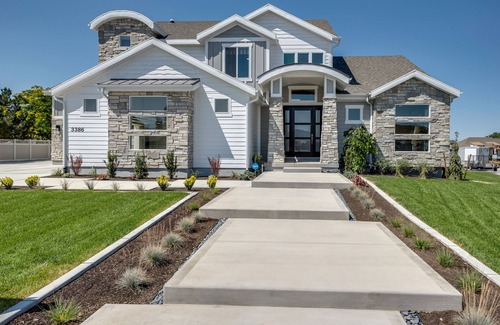 Riverton House | Gorgeous, pet friendly home with large kitchen and huge yard