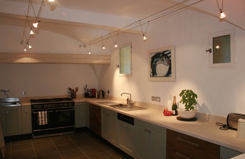 L'Isle-sur-la-Sorgue House | Gorgeous Provence Farmhouse. Sleeps 14 adults 2 ch. Swimming pool & tennis court