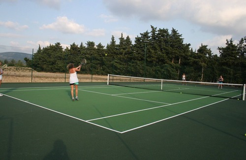 L'Isle-sur-la-Sorgue House | Gorgeous Provence Farmhouse. Sleeps 14 adults 2 ch. Swimming pool & tennis court