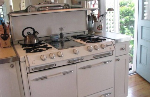 Ocean Grove House | GORGEOUS PRIVATE BEACH HOUSE. BEACH LOCKER & 4 PASSES. WALK EVERYWHERE!