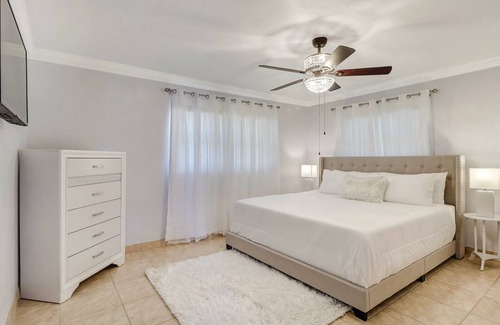 Palm River Estates House | Gorgeous Private Heated Pool Home near the beaches