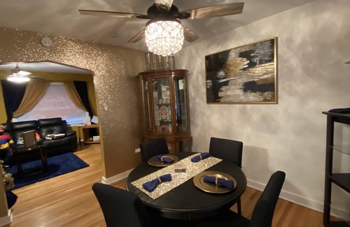 Calumet Park House | Gorgeous Property with Arcade