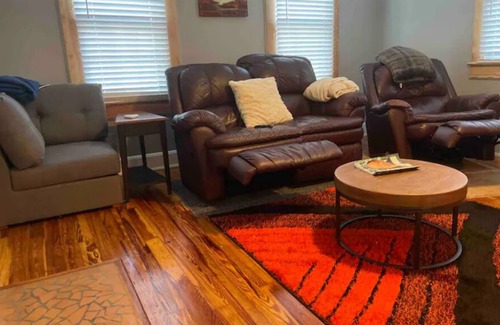 Lawrenceville Cottage | Gorgeous Red Pine 30’s Cottage in Downtown Lawrenceville! 65” TV