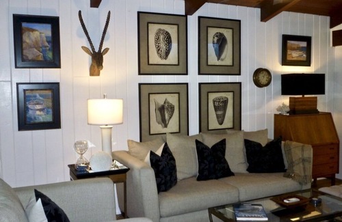 Lantern District House | Gorgeous Refresh & Mins to Beach- A/C, W/D, Wifi, BBQ, FP, Smart TV's & Parking!