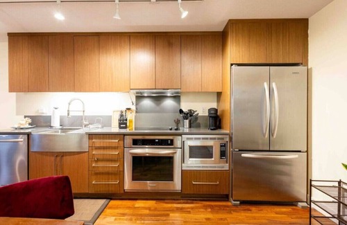 Mount Pleasant Apartment | Gorgeous & Relaxing ~ 5*Location ~ Workspace ~ Gym