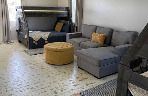 Canton Other | Gorgeous remodeled farmhouse 8 miles from Canton market.