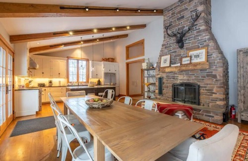 Lake Placid House | Gorgeous Renovated Home With Mirror Lake Access!