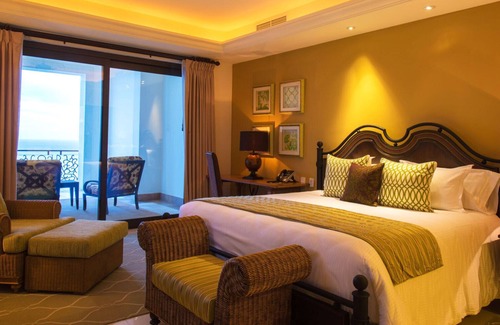 Los Cabos Resort | Gorgeous resort on the tip of Cabo San Lucas. Elegant and fun with all the amenities you could need.