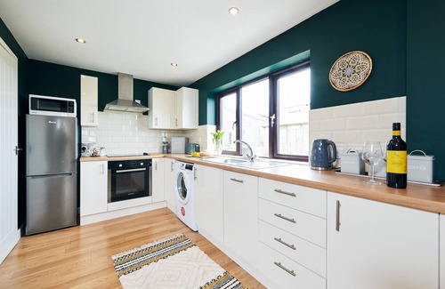 Llanybri Cottage | Gorgeous rural retreat perfect for couples