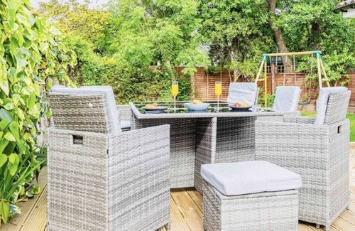 New Forest District Cottage | Gorgeous Seahaze Sleeps 8 Newforest+bikes/chef